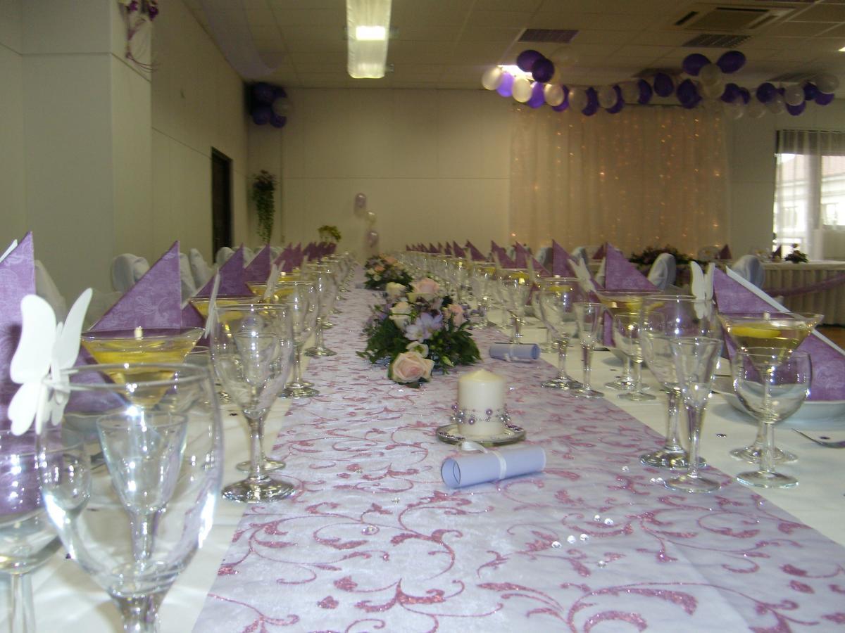 פישטני Hotel Satelit מראה חיצוני תמונה